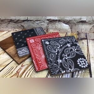 Set of 4 LEVI’S Strauss Co.Limited Edition Wood & Enamel Bandanna Print Coaster